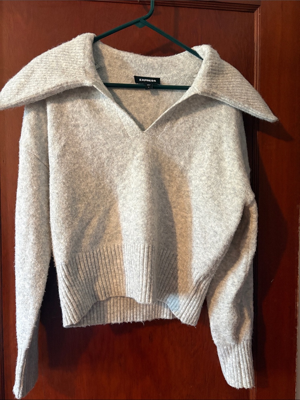 Express Women's Light Cream V-Neck Collared Sweater